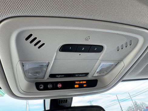 Used 2019 Chevrolet Traverse LT AWD/4WD image 19