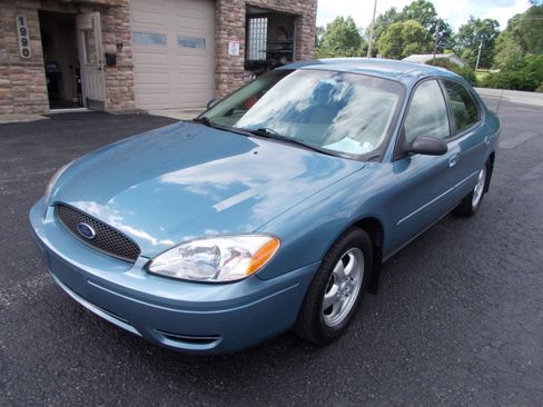 Used 2006 Ford Taurus SE FWD image 1