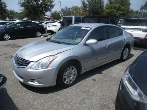 Used 2012 Nissan Altima Sedan FWD image 6