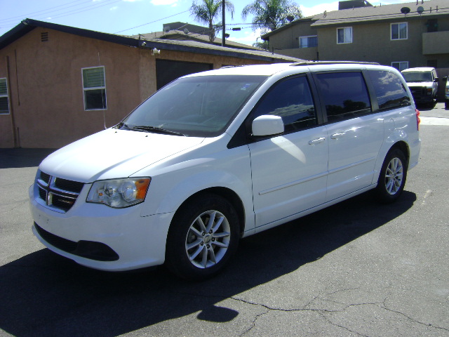 Used 2015 Dodge Grand Caravan SXT FWD image 4