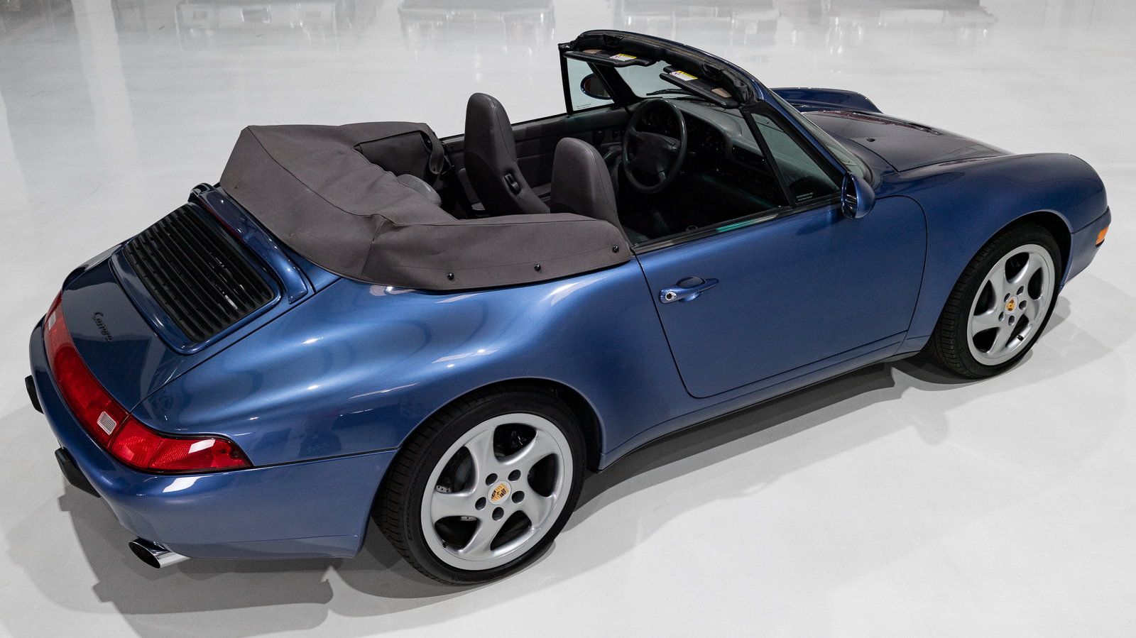 Used 1997 Porsche 911 Carrera Cabriolet RWD image 23