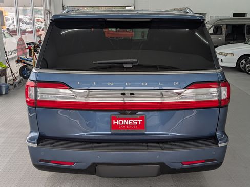 Used 2020 Lincoln Navigator Reserve Sport Utility 4D image 5