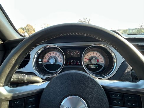 Used 2011 Ford Mustang GT Premium image 7