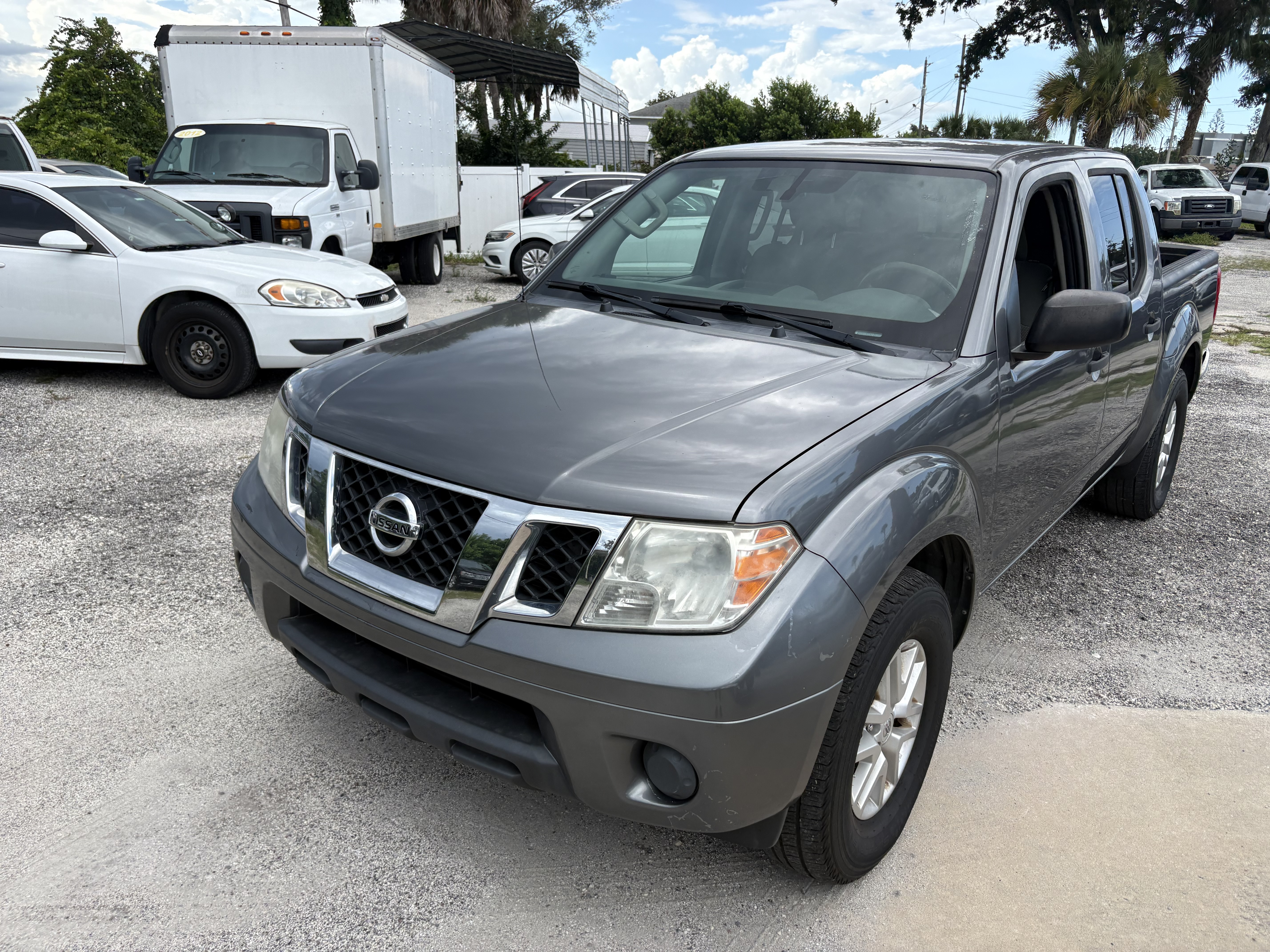 Used 2019 Nissan Frontier 2WD Crew Cab image 1