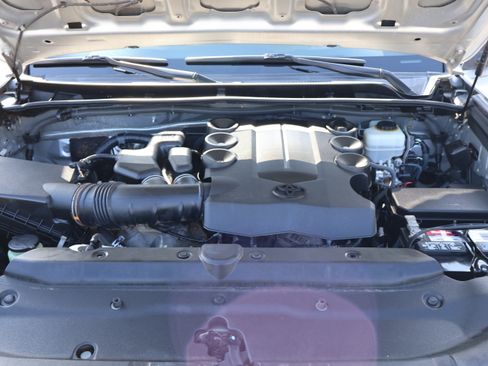 Used 2014 Toyota 4Runner SR5 image 37