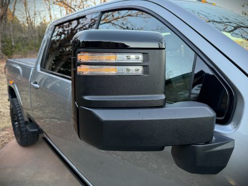 Used 2025 GMC Sierra 2500 AT4 image 23