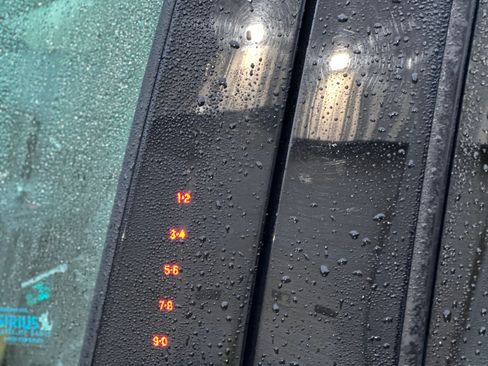 Used 2016 Porsche Cayenne image 39