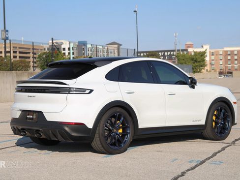 Used 2024 Porsche Cayenne Turbo GT image 20