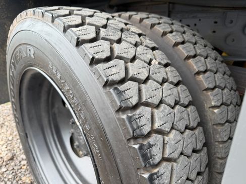 Used 2005 Ford F550 RWD image 21