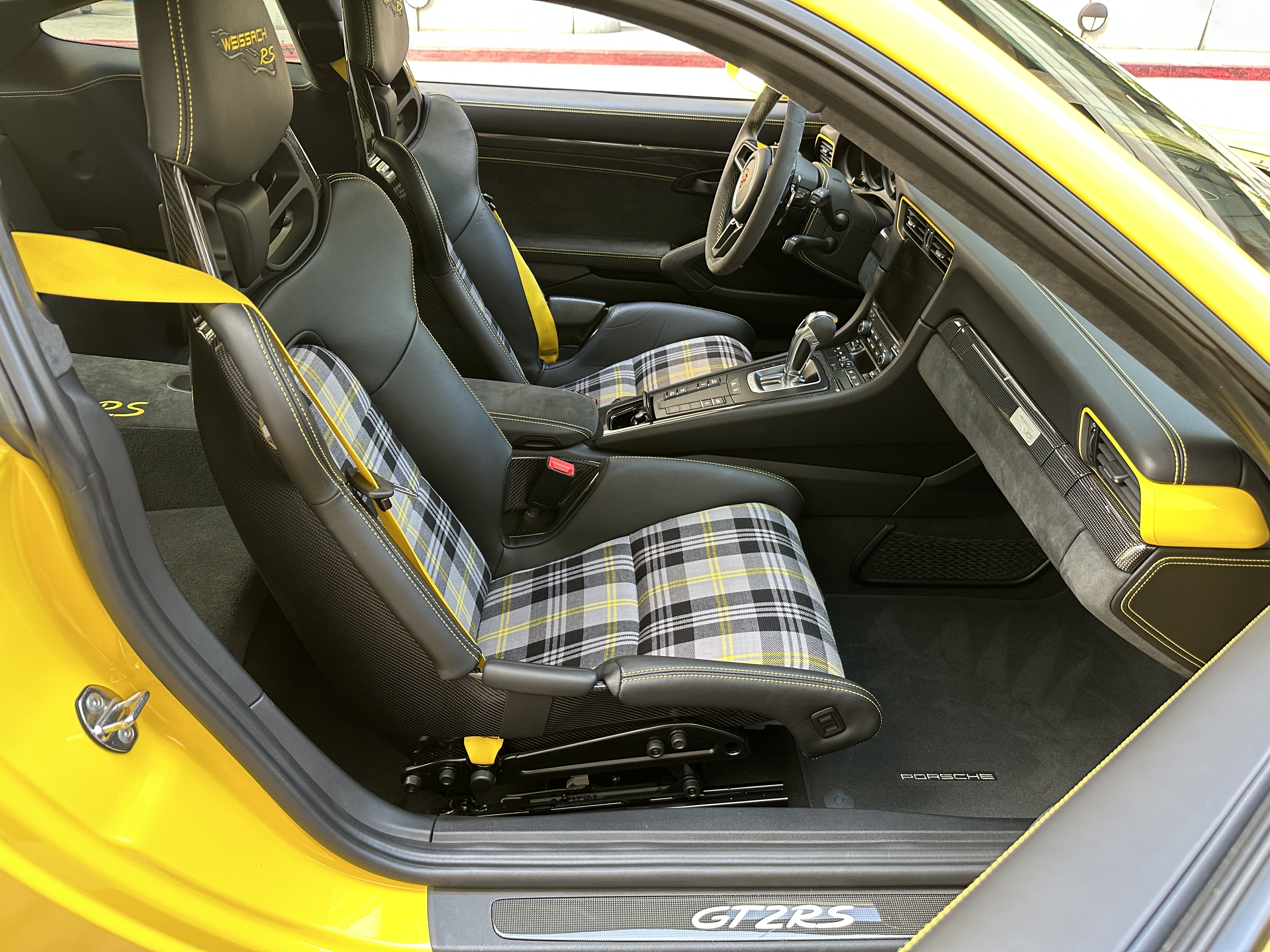 Used 2018 Porsche 911 GT2 RS Coupe RWD image 5