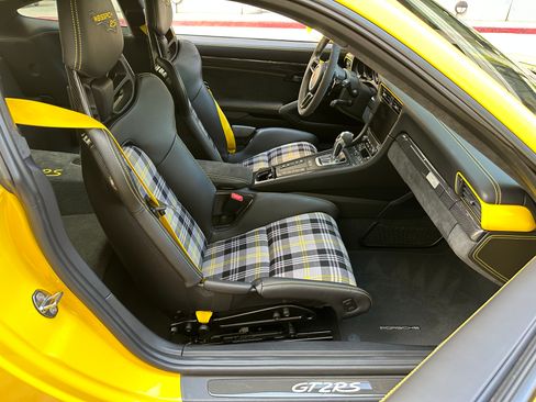 Used 2018 Porsche 911 GT2 RS Coupe RWD image 5