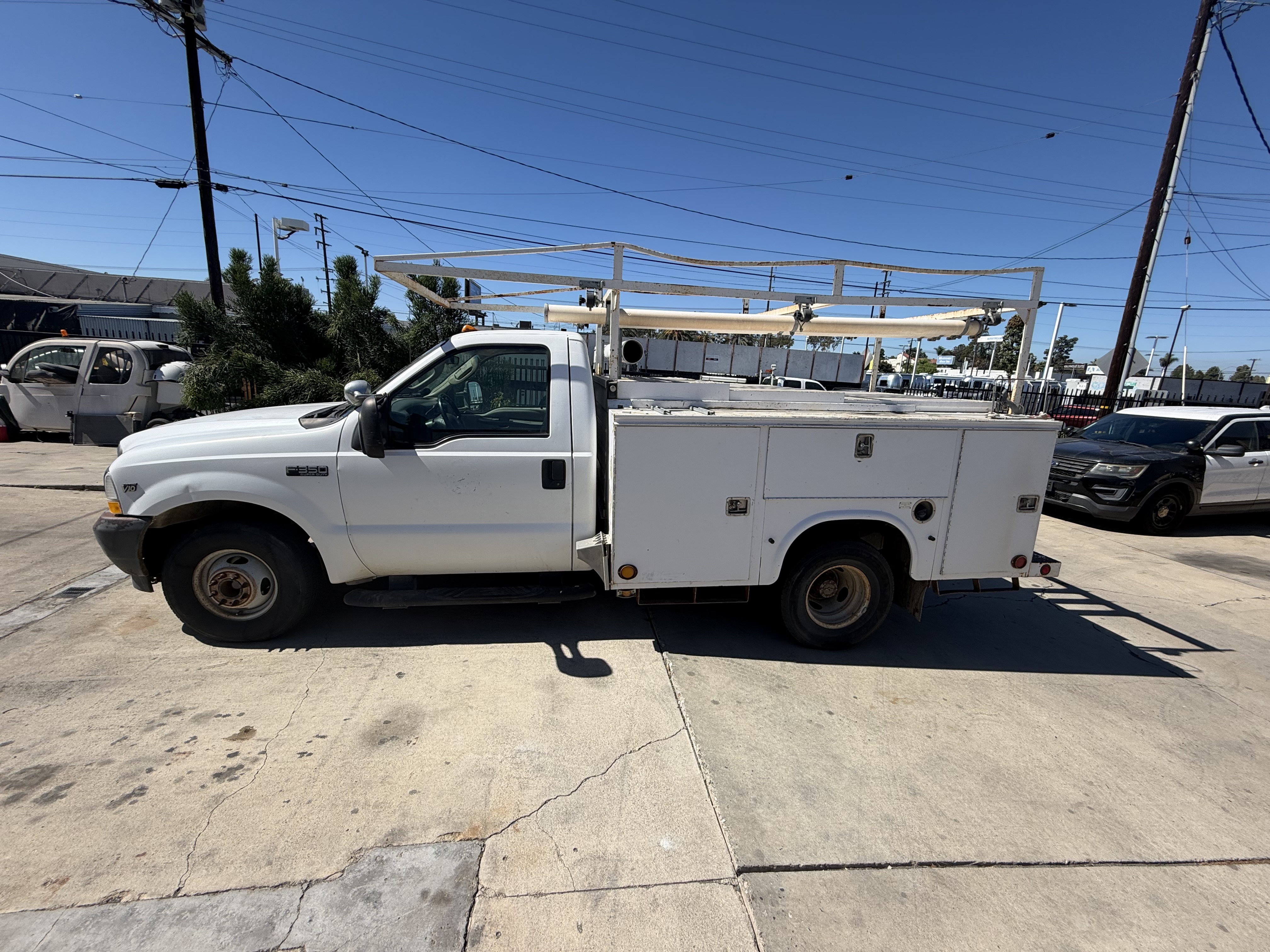 Used 2004 Ford F350 2WD Regular Cab DRW Super Duty image 4