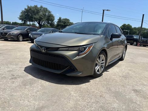 Used 2020 Toyota Corolla Hatchback FWD image 1