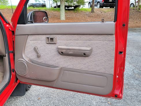 Used 1999 Toyota Tacoma 2WD Regular Cab image 43