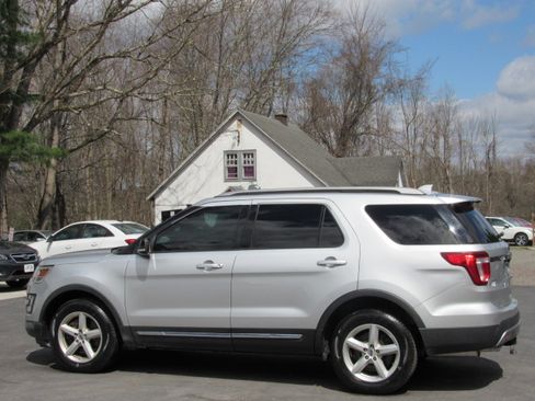Used 2017 Ford Explorer Limited image 5