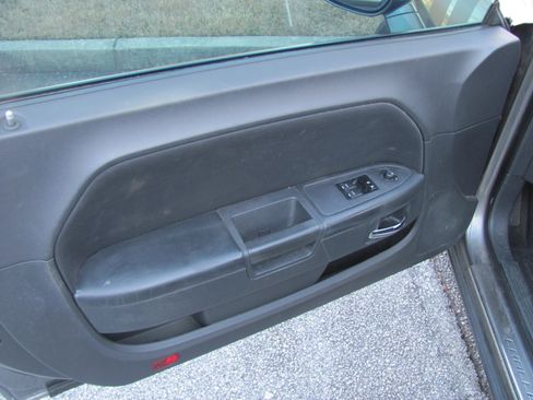 Used 2012 Dodge Challenger R/T image 8