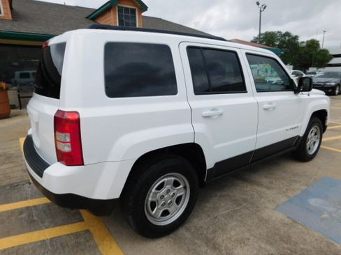 Used 2017 Jeep Patriot Sport image 8