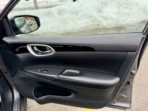 Used 2016 Nissan Sentra SV image 21