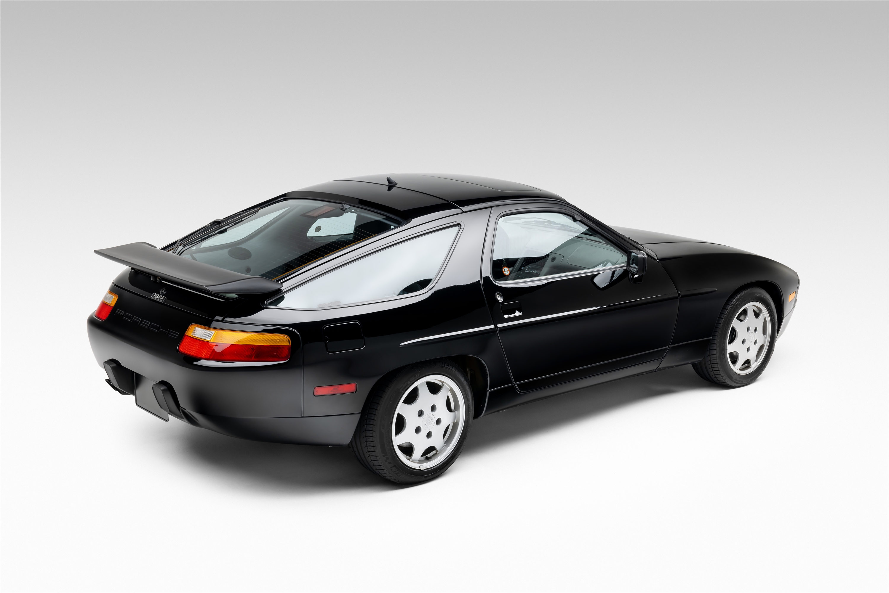 Used 1991 Porsche 928 GT RWD image 10