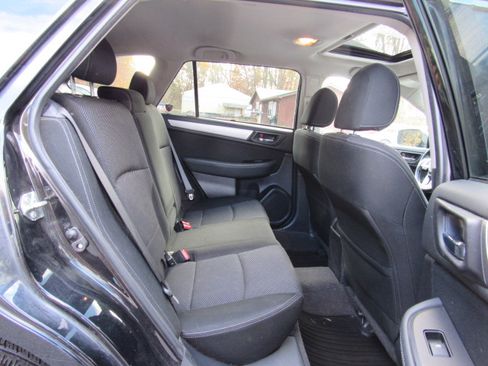 Used 2017 Subaru Outback 2.5i Premium image 20
