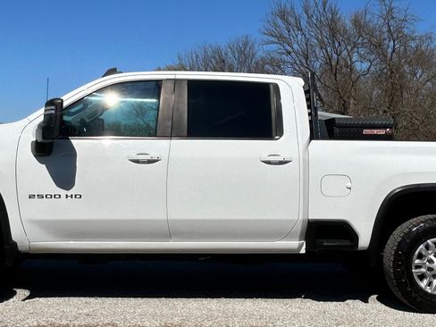Used 2020 Chevrolet Silverado 2500 LT image 3