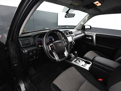 Used 2018 Toyota 4Runner SR5 image 39