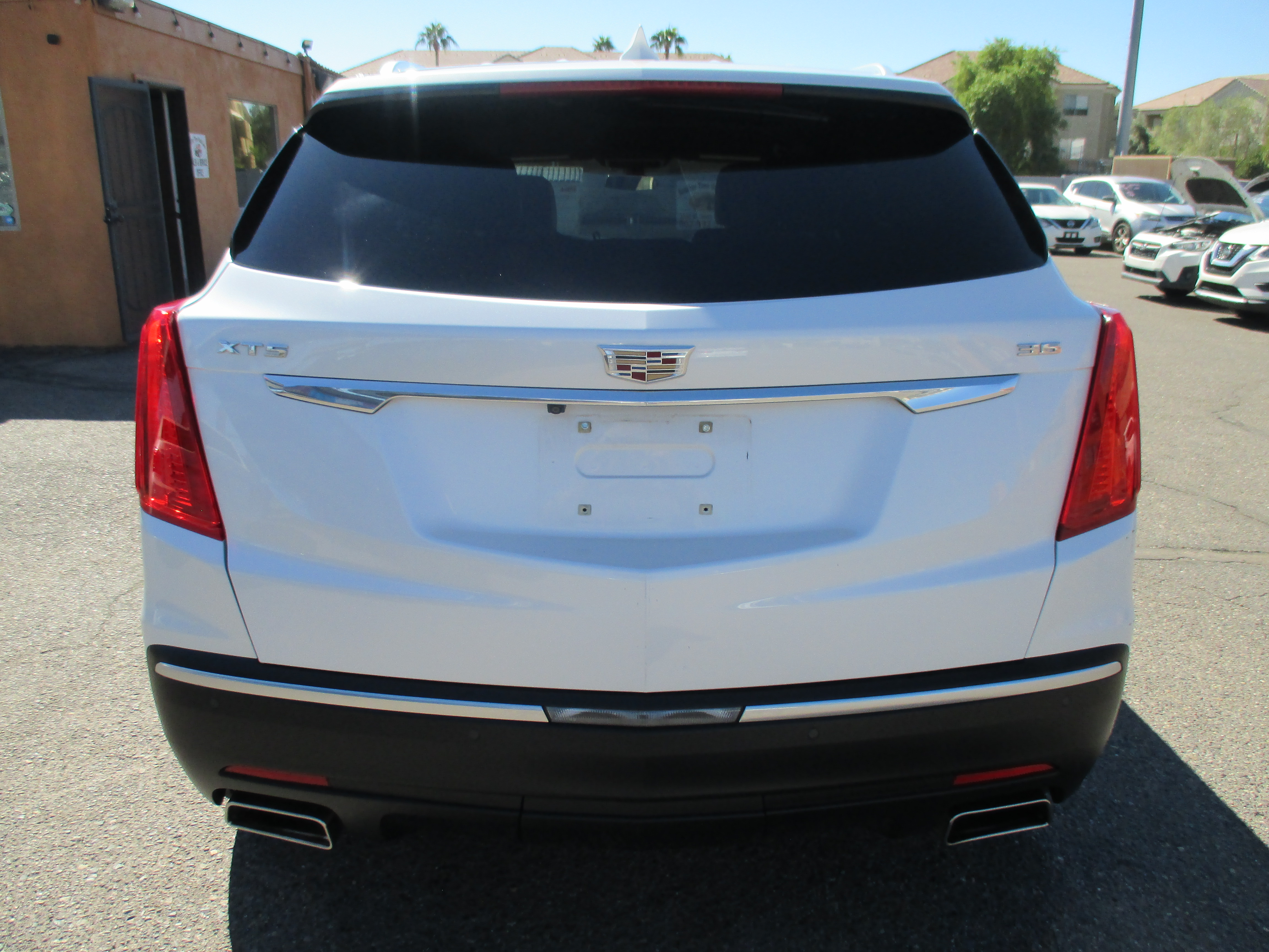 Used 2017 Cadillac XT5 Luxury Sport Utility 4D FWD image 11