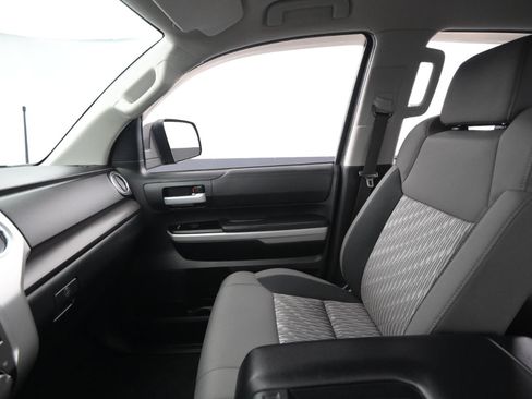 Used 2018 Toyota Tundra SR5 image 32