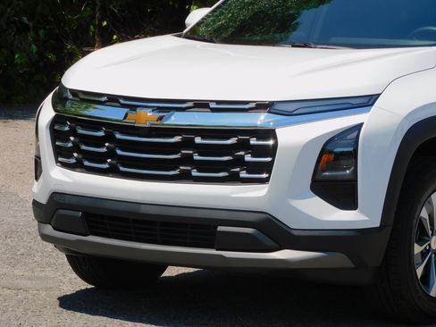 Used 2026 Chevrolet Equinox FWD LT w/ 1LT image 9