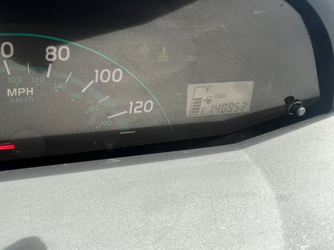 Used 2007 Toyota Yaris 2-Door Hatchback FWD image 9