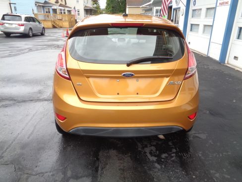 Used 2016 Ford Fiesta SE image 9