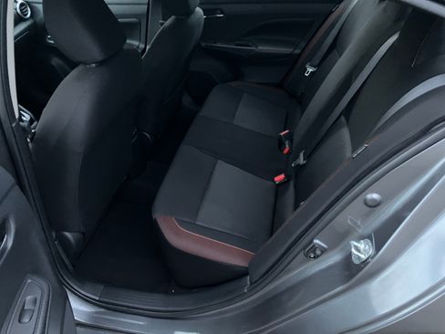 Used 2021 Nissan Versa SR image 9