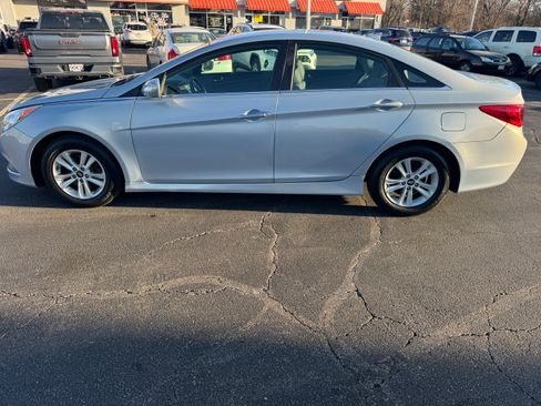 Used 2014 Hyundai Sonata GLS image 2
