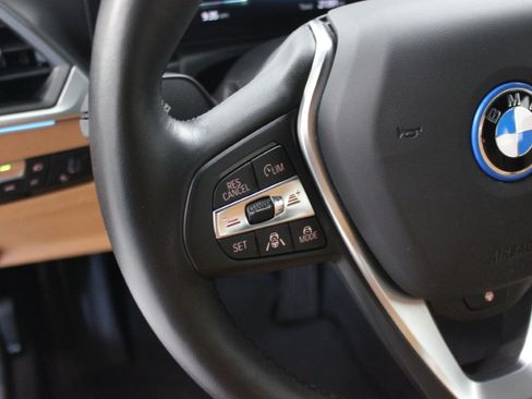 Used 2023 BMW i4 eDrive35 image 17