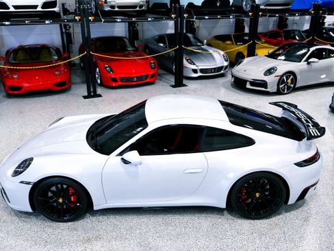 Used 2024 Porsche 911 Carrera 4S image 1