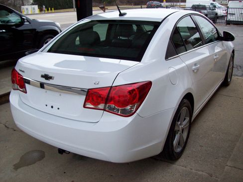 Used 2013 Chevrolet Cruze LT image 4