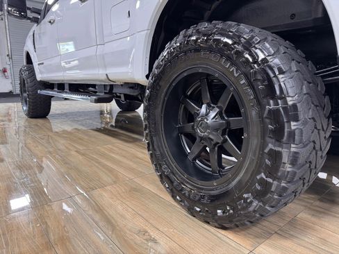 Used 2018 Ford F250 Lariat image 11