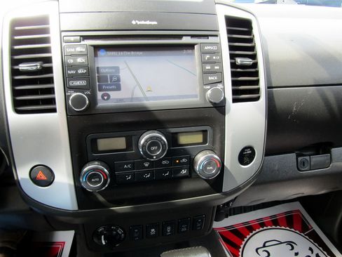 Used 2019 Nissan Frontier AWD/4WD image 25