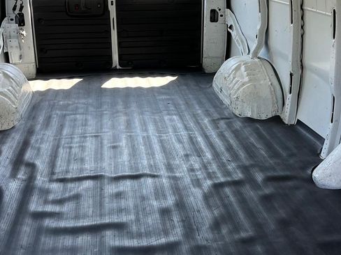 Used 2012 Chevrolet Express 2500 image 14