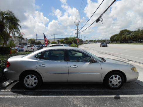 Used 2007 Buick LaCrosse CX FWD image 22