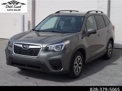 Used 2020 Subaru Forester Premium image 1