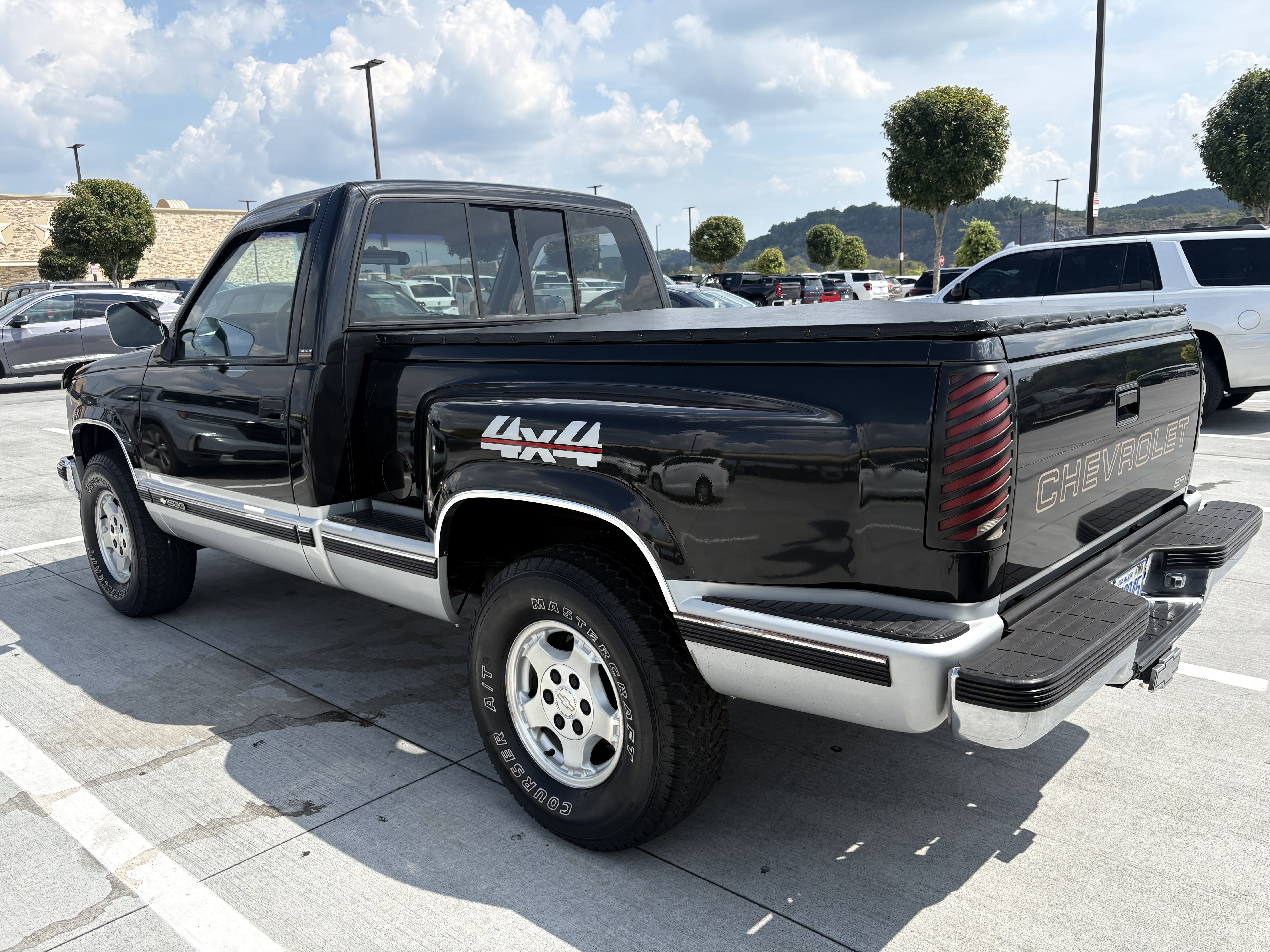 Used 1989 Chevrolet Silverado 1500 4x4 Regular Cab image 2