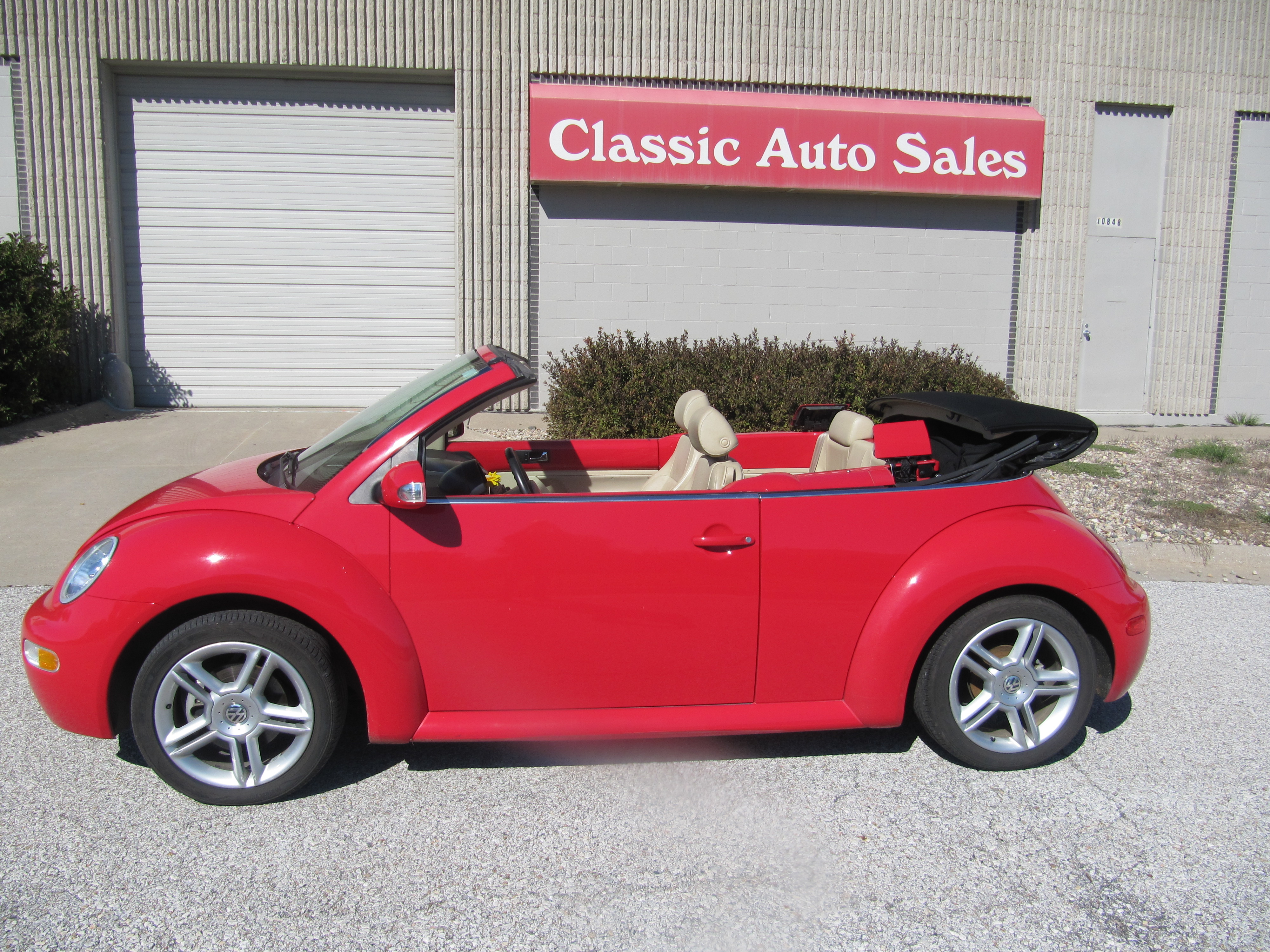 Used 2004 Volkswagen Beetle GLS Turbo Convertible FWD image 1