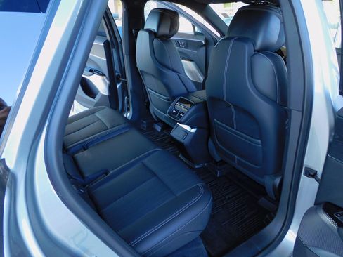 Used 2024 Cadillac Lyriq Luxury image 30