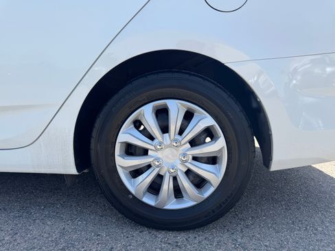 Used 2014 Hyundai Accent GLS image 14