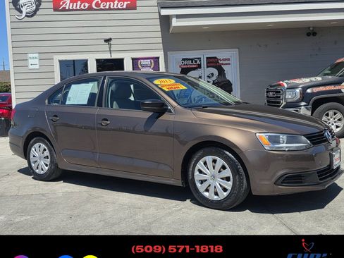 Used 2013 Volkswagen Jetta Sedan FWD image 1