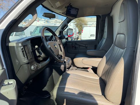 Used 2018 Chevrolet Express 3500 image 11