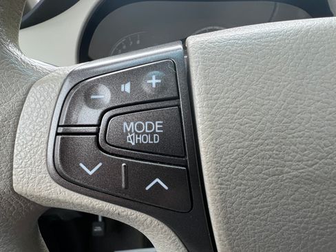 Used 2013 Toyota Sienna LE image 14