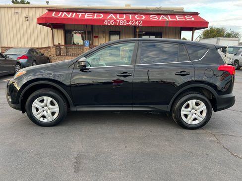 Used 2014 Toyota RAV4 LE image 1