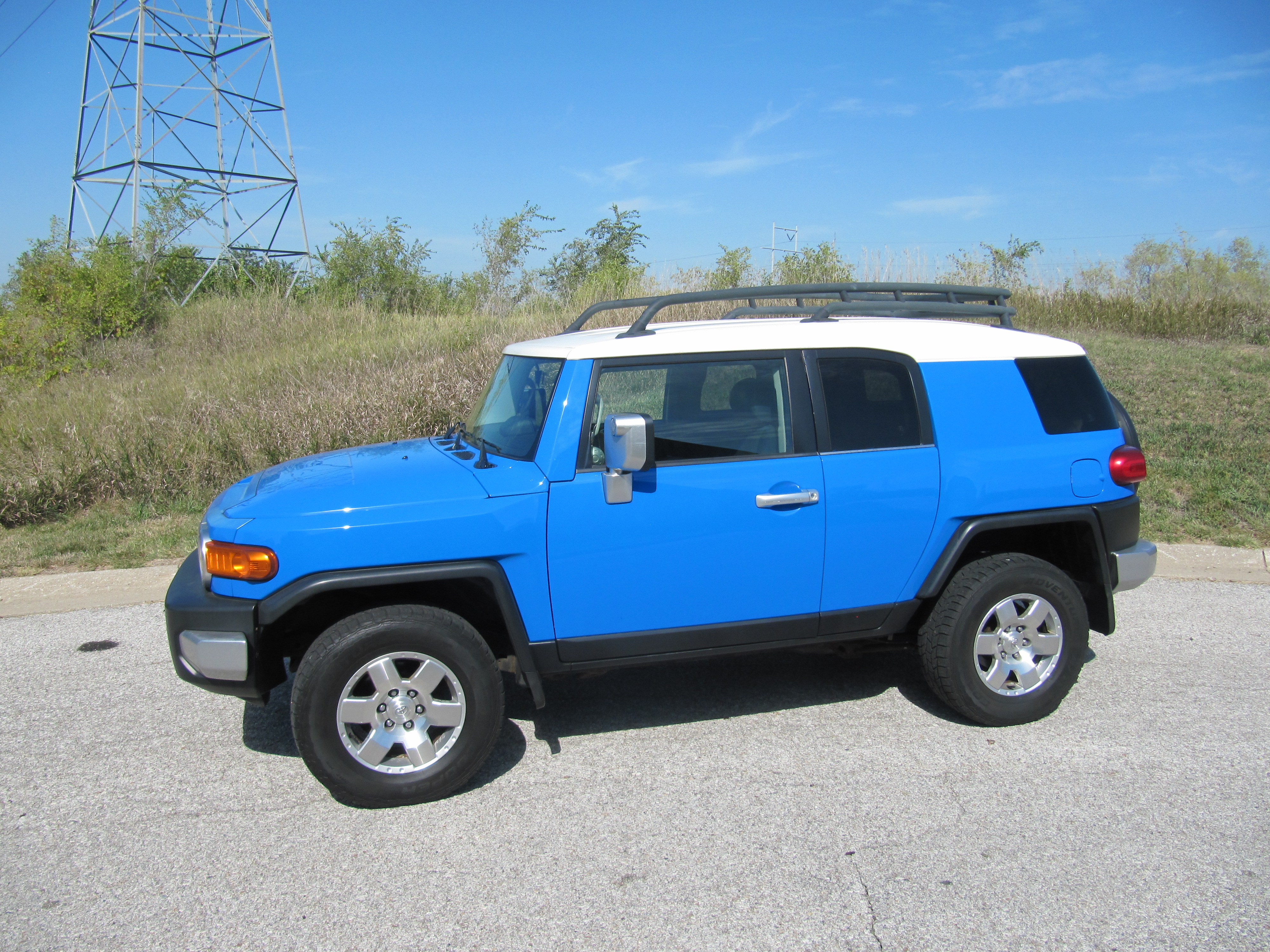 Used 2007 Toyota FJ Cruiser AWD/4WD image 2
